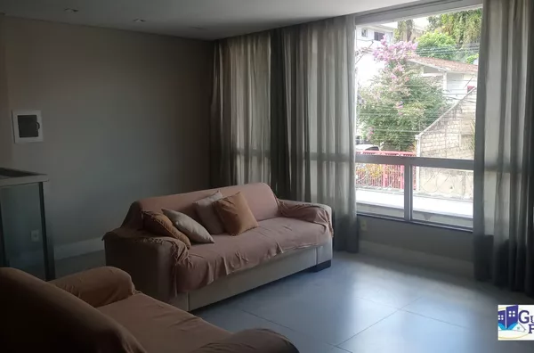 VENDA DE CASA COM 3 QUARTOS E SUITE NO BAIRRO ALVARO CAMARGOS