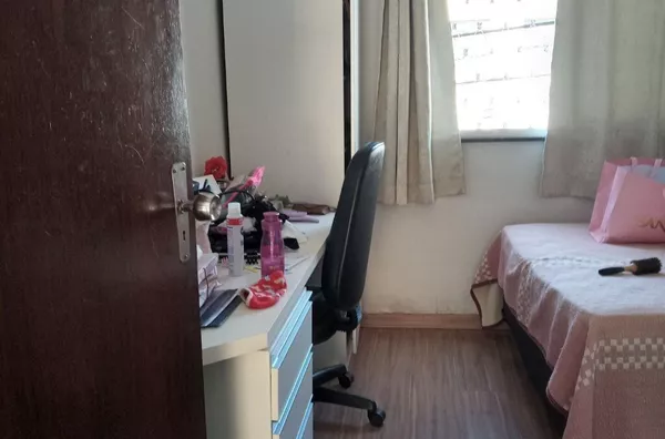   Prédio para venda,com dois aptos e duas lojas, Vila Oeste, Belo Horizonte