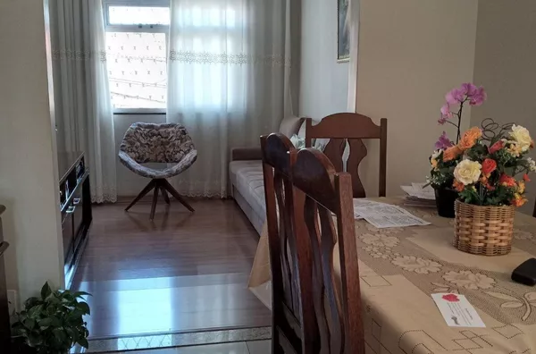   Prédio para venda,com dois aptos e duas lojas, Vila Oeste, Belo Horizonte