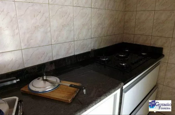 Excelente casa dois pavimentos varanda espaçosa em cima, patio e mais 1 casa fundos.