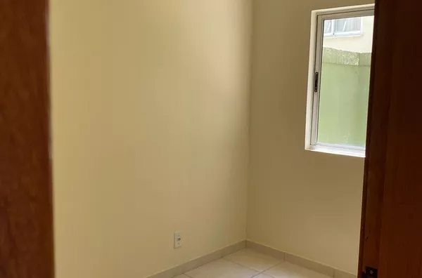 VENDE APARTAMENTO DE 2 QUARTOS NA REGIAO DO CABRAL