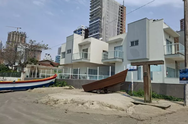 Sobrado para venda,  Frente Mar, Balneário Perequê, Porto Belo