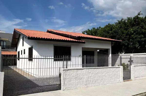 Casa para venda, 4 quarto(s),  Jardim Dourado, Porto Belo