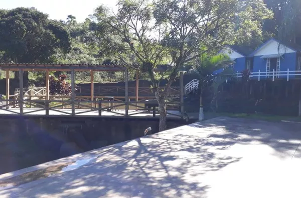 VENDA DE UM SITIO COM PISCINA EM CAMBORIU SC RIO DO MEIO