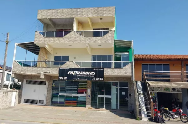 VENDA DE UM PREDIO COM SALA COMERCIAL NO PEREQUE PORTO BELO SC