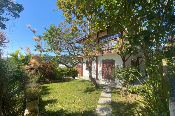 VENDA  DE UMA CASA EM PORTO BELO CENTRO