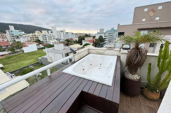 COBERTURA A VENDA EM BOMBINHAS SC
