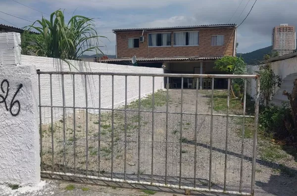 aluga-se uma casa anual  para funcionário de obras