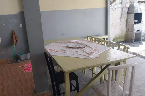 aluga-se uma casa anual  para funcionário de obras