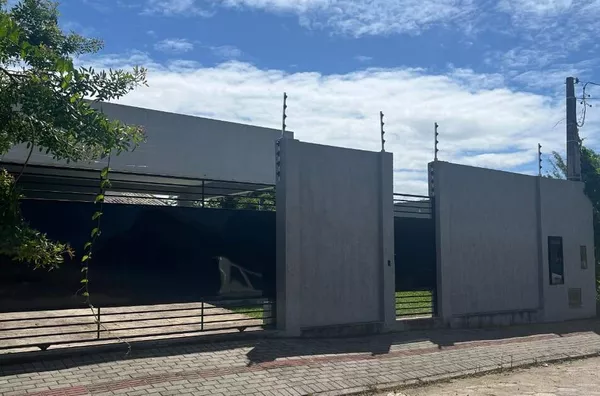 LOCAÇÃO TEMPORADA CASA COM PISCINA