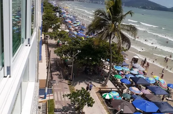 LOCAÇÃO TEMPORADA FRENTE MAR MEIA PRAIA SC