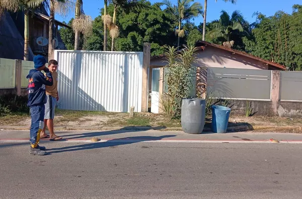 VENDA DE UMA CASA COM PISCINA NO BAIRRO SANTA LUZIA PORTO BELO