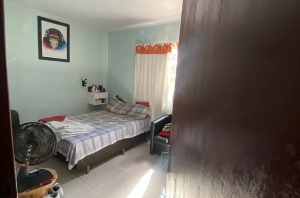 VENDA DE UMA CASA COM PISCINA NO BAIRRO SANTA LUZIA PORTO BELO