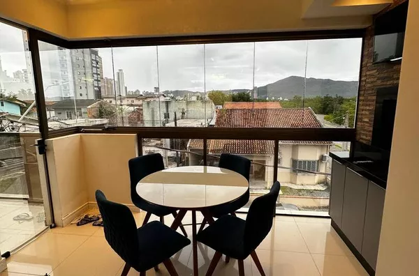VENDA DE UM APARTAMENTO NA MEIA PRAIA  SC MORADAS DO ARVOREDO