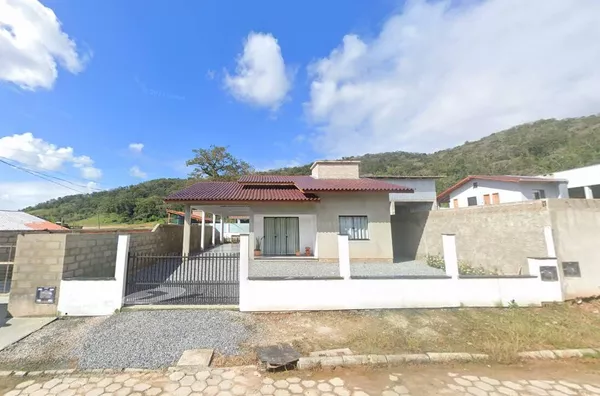 VENDA DE UMA CASA NO PORTO BELO SC  BAIRRO SANTA LUZIA