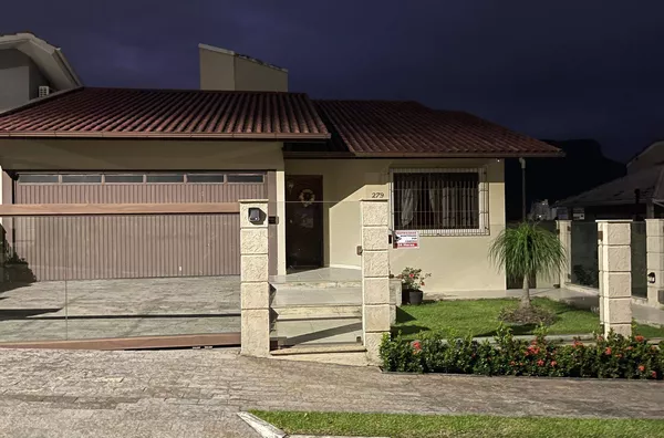 VENDO UMA CASA CIDADE UNIVERSITARIA PEDRA BRANCA PALHOÇA