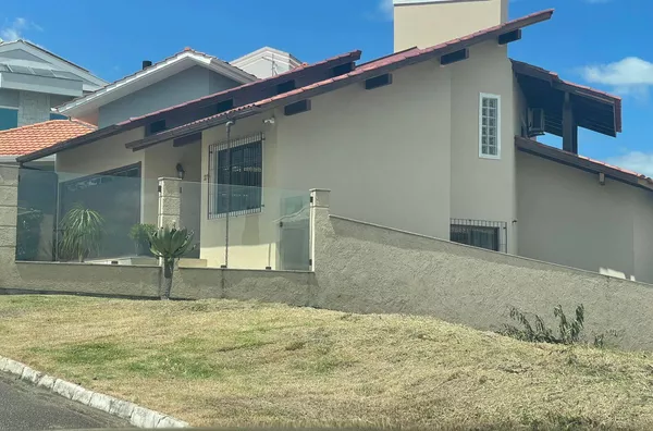 VENDO UMA CASA CIDADE UNIVERSITARIA PEDRA BRANCA PALHOÇA