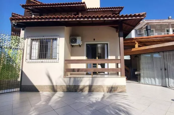 VENDO UMA CASA CIDADE UNIVERSITARIA PEDRA BRANCA PALHOÇA