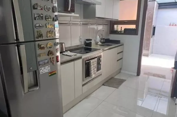 VENDE UMA CASA EM CACHOEIRINHA/RS