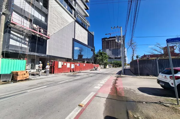 ALUGUEL SALA COMERCIAL NA PRAIA DO PEREQUE PORTO BELO PRONTA