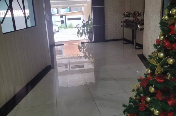VENDA DE UM APARTAMENTO MOBILIADO NO RES. MORADA DO SOL MEIA PRAIA