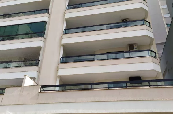 VENDA DE UM APARTAMENTO MOBILIADO NO RES. MORADA DO SOL MEIA PRAIA