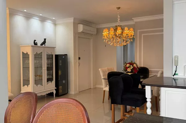 OPORTUNIDADE APARTAMENTO MEIA PRAIA LOIUS XV