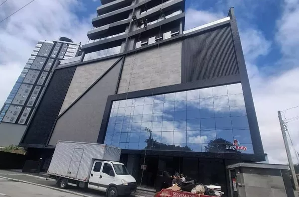 ALUGUEL SALA COMERCIAL NA PRAIA DO PEREQUE PORTO BELO PRONTA