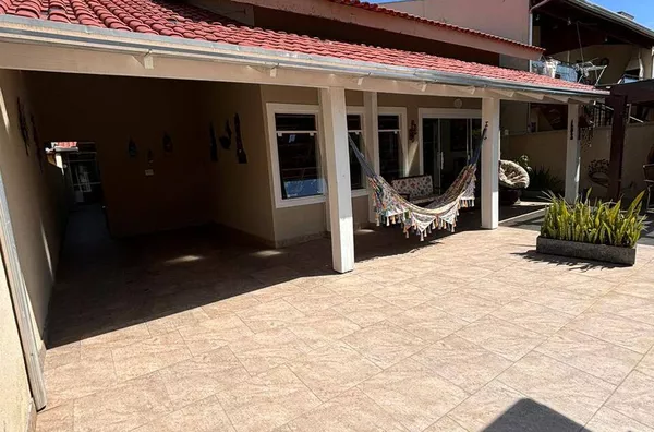 VENDA DE UMA CASA E PEREQUE PORTO BELO SC