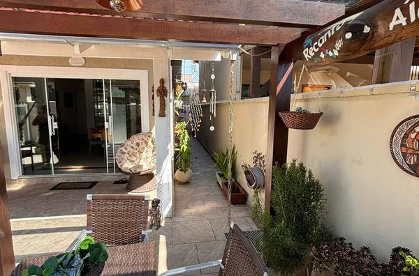 VENDA DE UMA CASA E PEREQUE PORTO BELO SC