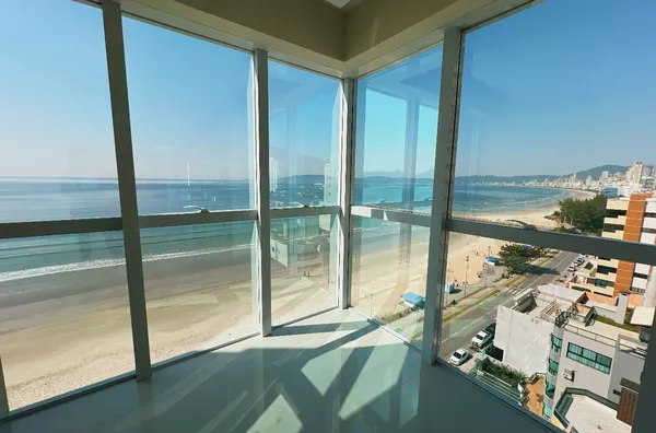 VENDA DE UM APARTAMENTO FRENTE MAR NO RIVIERA  DEL SOL