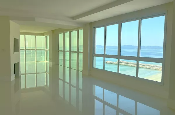 VENDA DE UM APARTAMENTO FRENTE MAR NO RIVIERA  DEL SOL