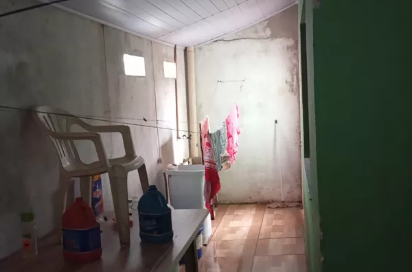 VENDE UMA CASA EM PALMAS PR