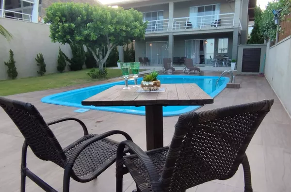 CASA PARA ALUGUEL NA TEMPORADA NA PRAIA DO ESTALEIRO-BALNÉARIO CAMBORIÚ