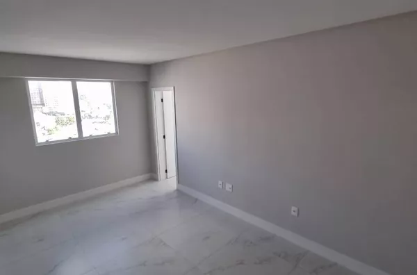 VENDA DE APARTAMENTO NO RESIDENCIAL GARDEN SQUARE NA MEIA PRAIA