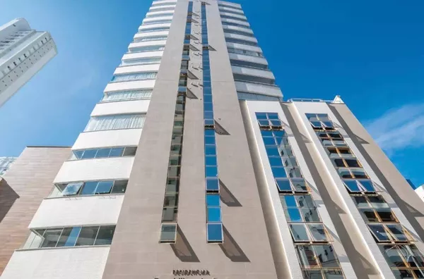 VENDA DE UM APARTAMENTO MOBILIADO NO ED.FAROL ILHA DA PAZ