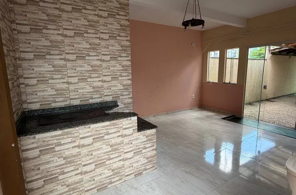 VENDA DE CASA DE DOIS ANDARES E DUAS KITNETS NO PEREQUÊ