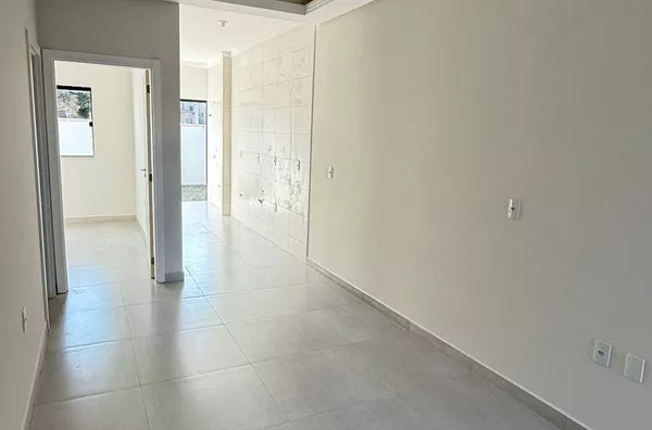 CASA À VENDA EM TIJUCAS