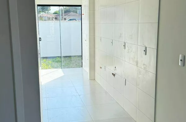 CASA À VENDA EM TIJUCAS