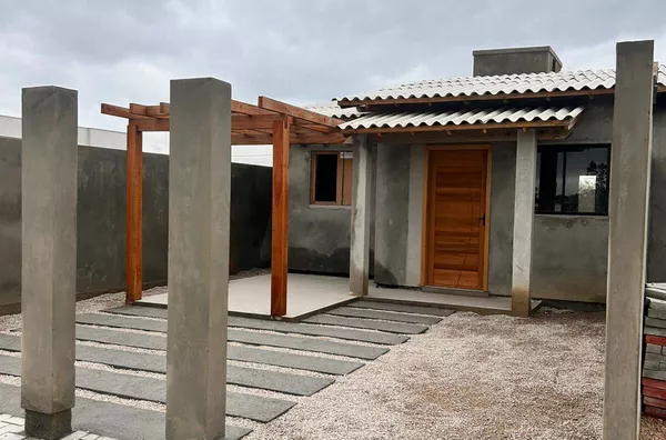 CASA À VENDA EM TIJUCAS