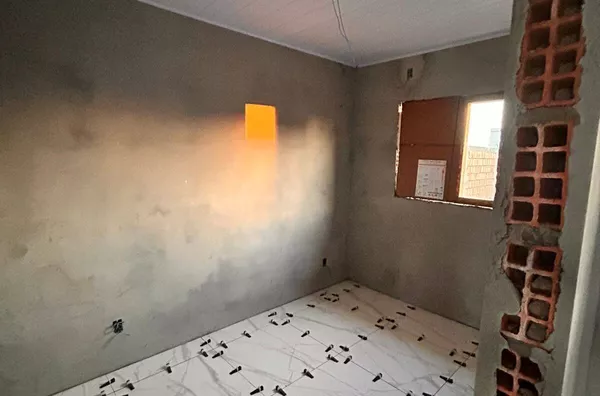 CASA À VENDA EM TIJUCAS