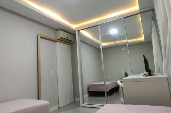 CASA A VENDA  COM 2 FLETS EM PORTO BELO SC