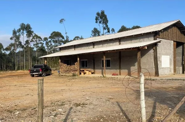VENDE - SE SITIO NO SERTÃO VALOMGO PORTO BELO SC
