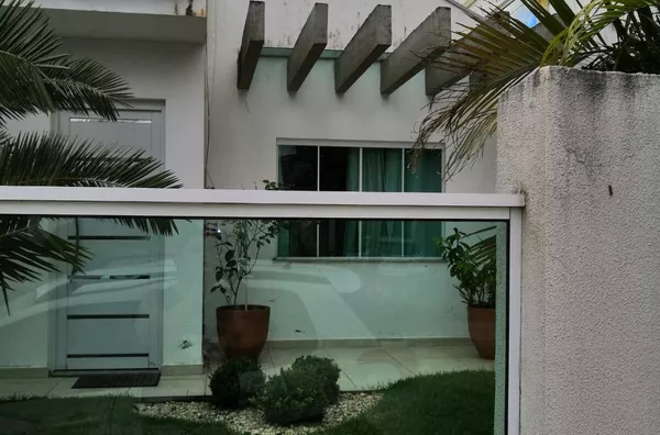 VENDA DE UMA CASA NO BALNEARIO PEREQUE PORTO BELO SC