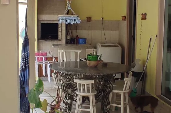 VENDA DE UMA  CASA NO PEREQUE PORTO BELO SC