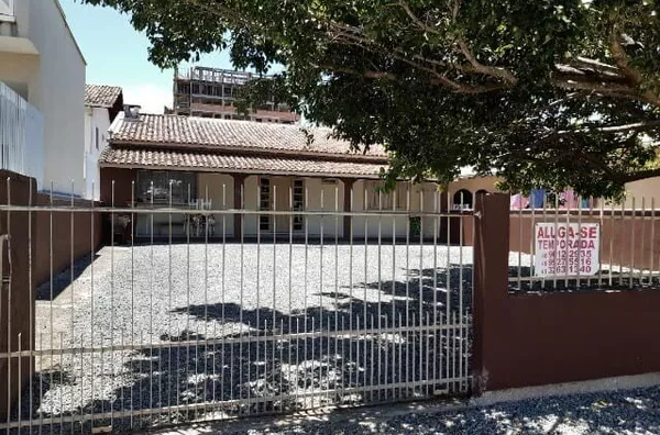 Casa para temporada, 2 quarto(s),  Balneário Perequê, Porto Belo