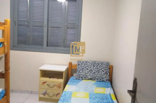 Casa na praia com 03 dormitórios e ótima localização