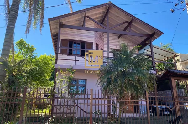Casa de 02 pisos mista