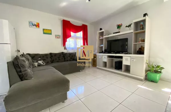 Casa de 02 pisos mista