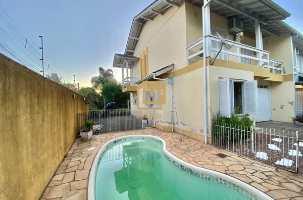 Sobrado Geminado com PISCINA, no Centro de Sapiranga